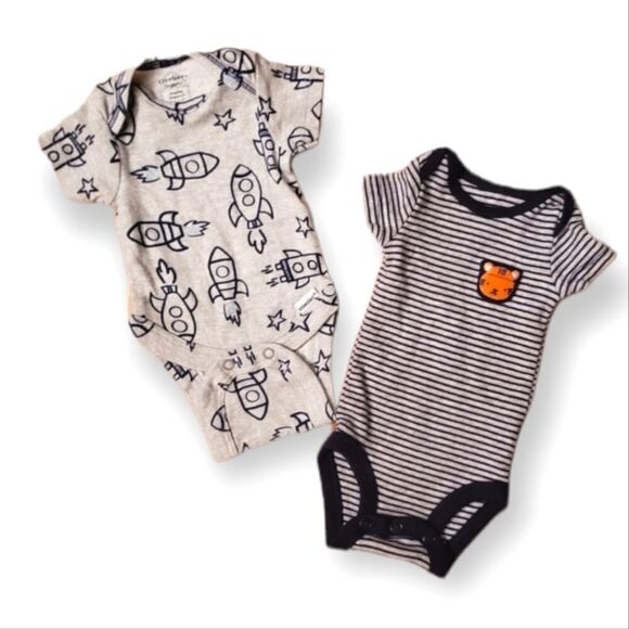 Carter's & Gerber Preemie Onesie Bundle - Picture 1 of 6